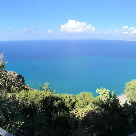 Apartment Bouganville In Greco Tindari