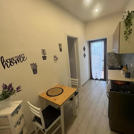 Bouganville In Greco Apartment